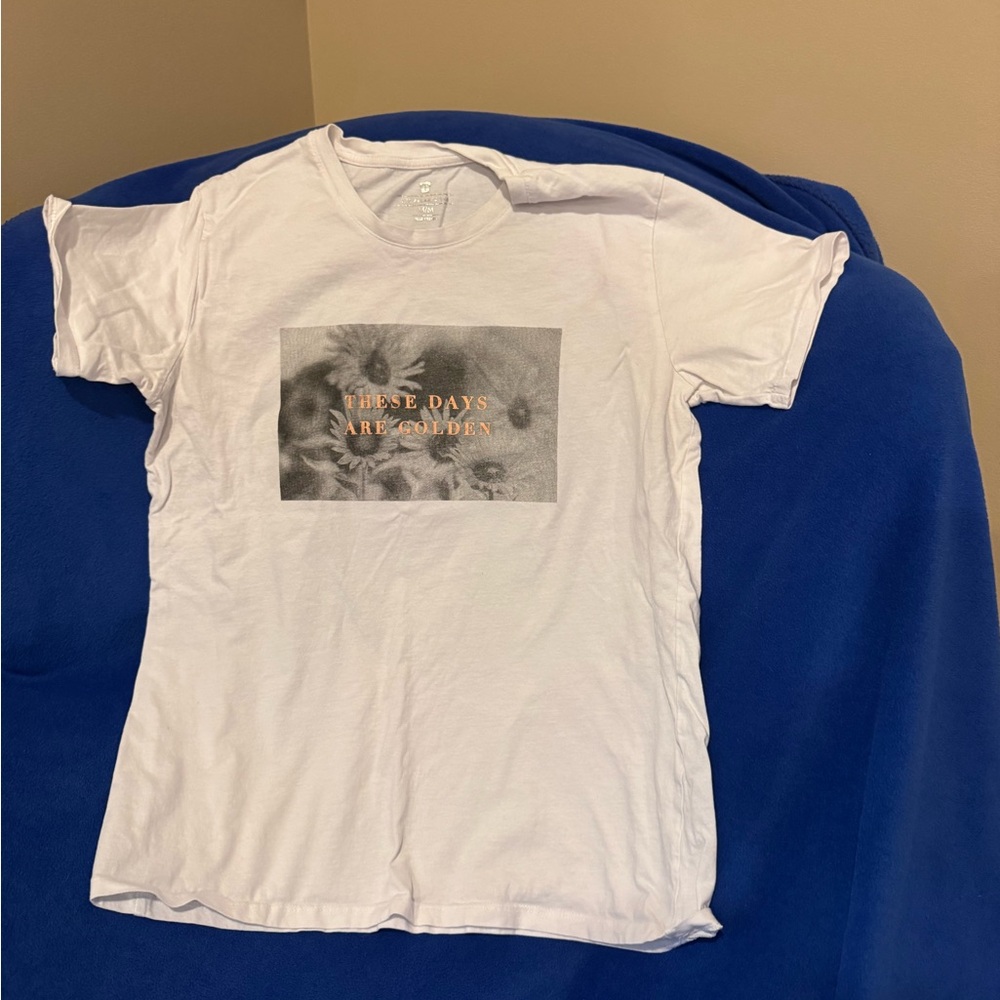The Relaxed Tee women’s These Days are Golden graphic t-shirt